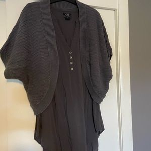 Charcoal grey Sleeveless blouse w/ shrug XXL